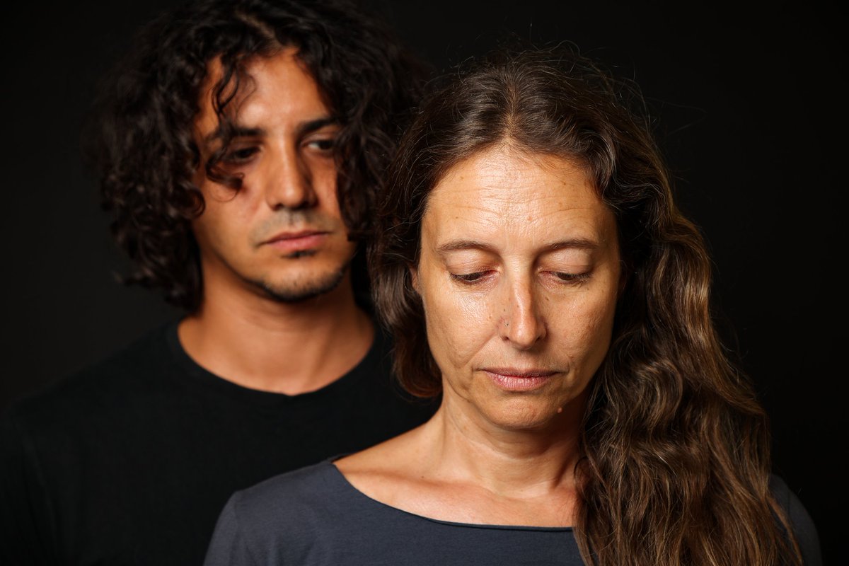 Peso Specifico continua il suo impegno sul tema della violenza, in particolare quella di genere passo dopo passo, giorno dopo giorno, affinché il 25 novembre sia onorato tutto l'anno e la comunita coltivare valori e pratiche sane, sane relazioni e un futuro di rispetto e armonia