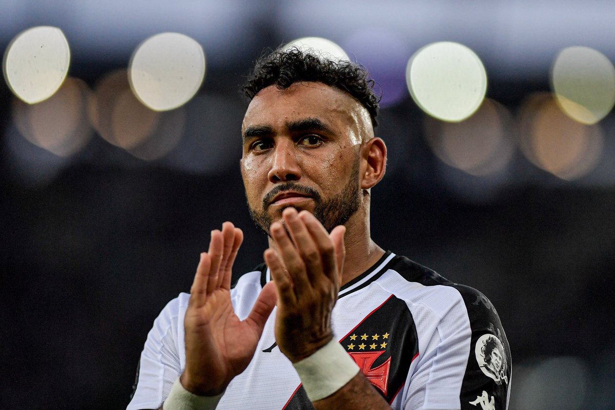 ActuFoot_'s tweet photo. Dimitri Payet :

« Je suis au Brésil seul. Je suis devenu consultant, je regarde tous les matchs. 😭

𝗕𝗶𝗲𝗻-𝘀𝘂̂𝗿 𝗾𝘂𝗲 𝗷𝗲 𝘀𝘂𝗶𝘀 𝘁𝗼𝘂𝗷𝗼𝘂𝗿𝘀 𝗹’𝗢𝗠 ! 😁💙🤍 […]

De Zerbi peut faire quelque chose de grand dans ce club ! Il faut laisser le temps même si Marseille n’a pas le temps. »

🎙️ @lequipedegreg
