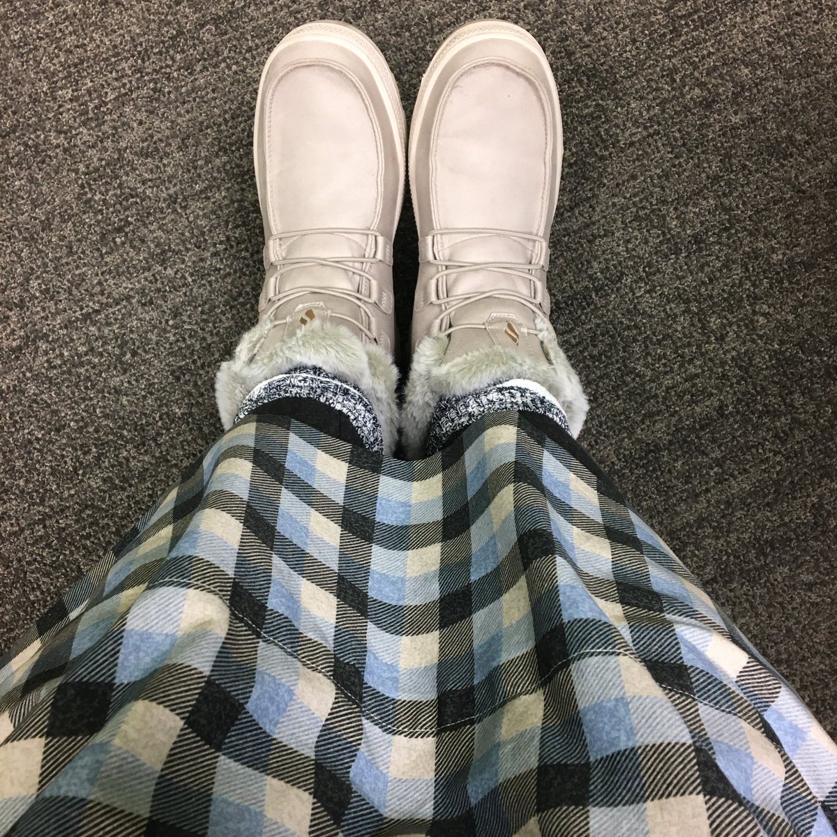 goodcheerkq's tweet image. Happy Monday, friends! Wearing my new me-made skirt! #memade #sewfun #wearwhatyoulove #sewing #createwithgoodcheer