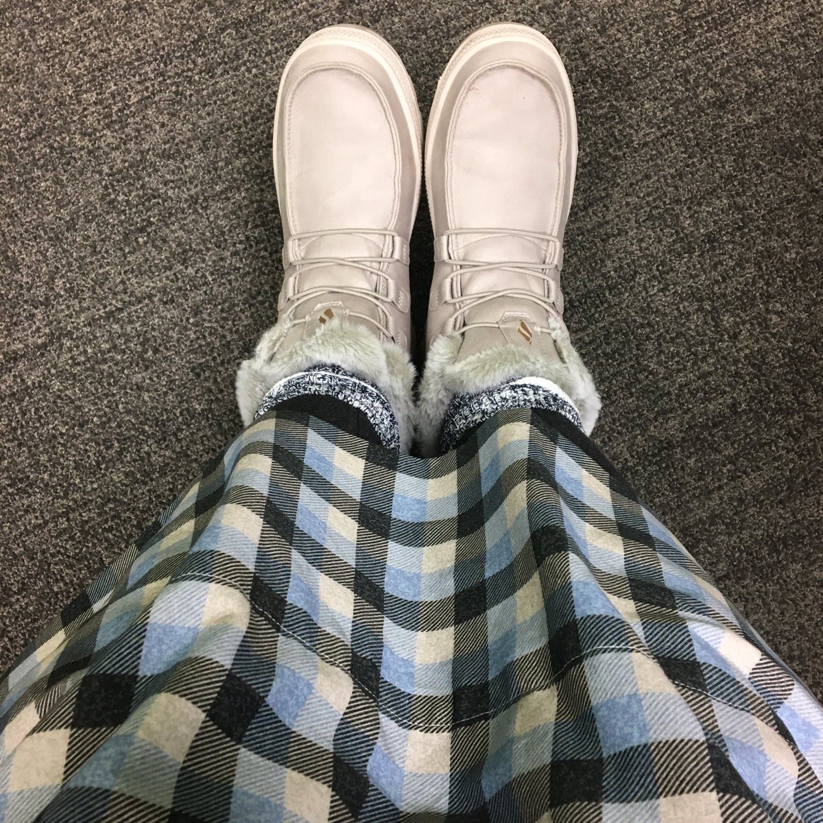 goodcheerkq's tweet image. Happy Monday, friends! Wearing my new me-made skirt! #memade #sewfun #wearwhatyoulove #sewing #createwithgoodcheer