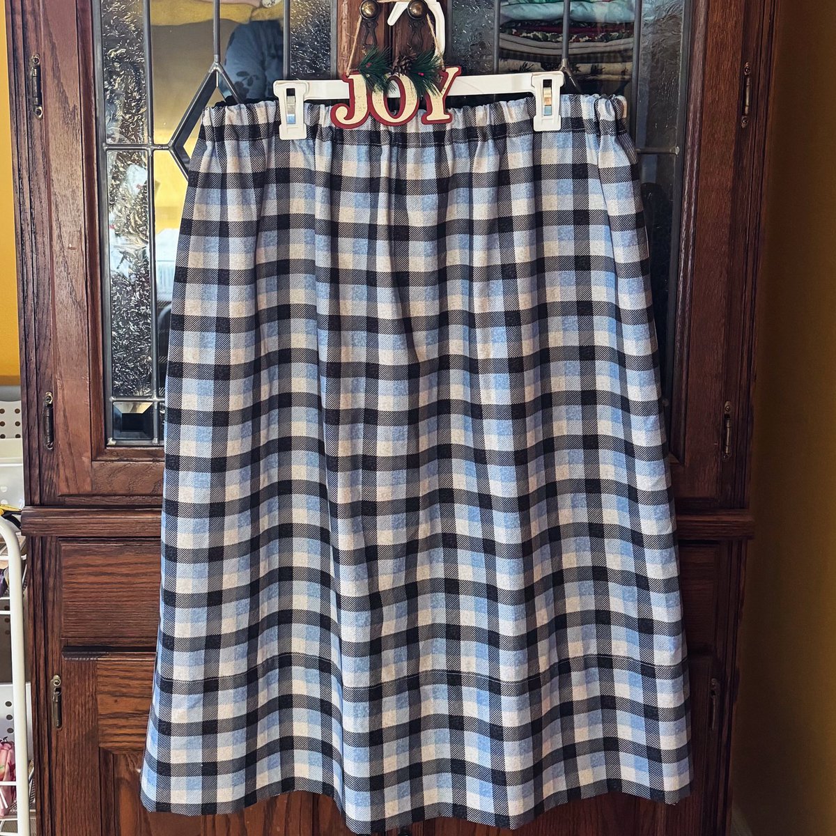 goodcheerkq's tweet image. Happy Monday, friends! Wearing my new me-made skirt! #memade #sewfun #wearwhatyoulove #sewing #createwithgoodcheer