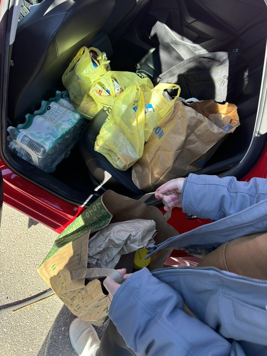 AppStateRISE's tweet image. 700 items raised by App State student-athletes for Hunger and Health Coalition as they prepare to serve the community during the holidays! 💛

Top 3 teams are Men’s Golf winning it, followed by Women’s Track and Cross Country and Softball! 

#GoApp #MountaineersMakingaDifference