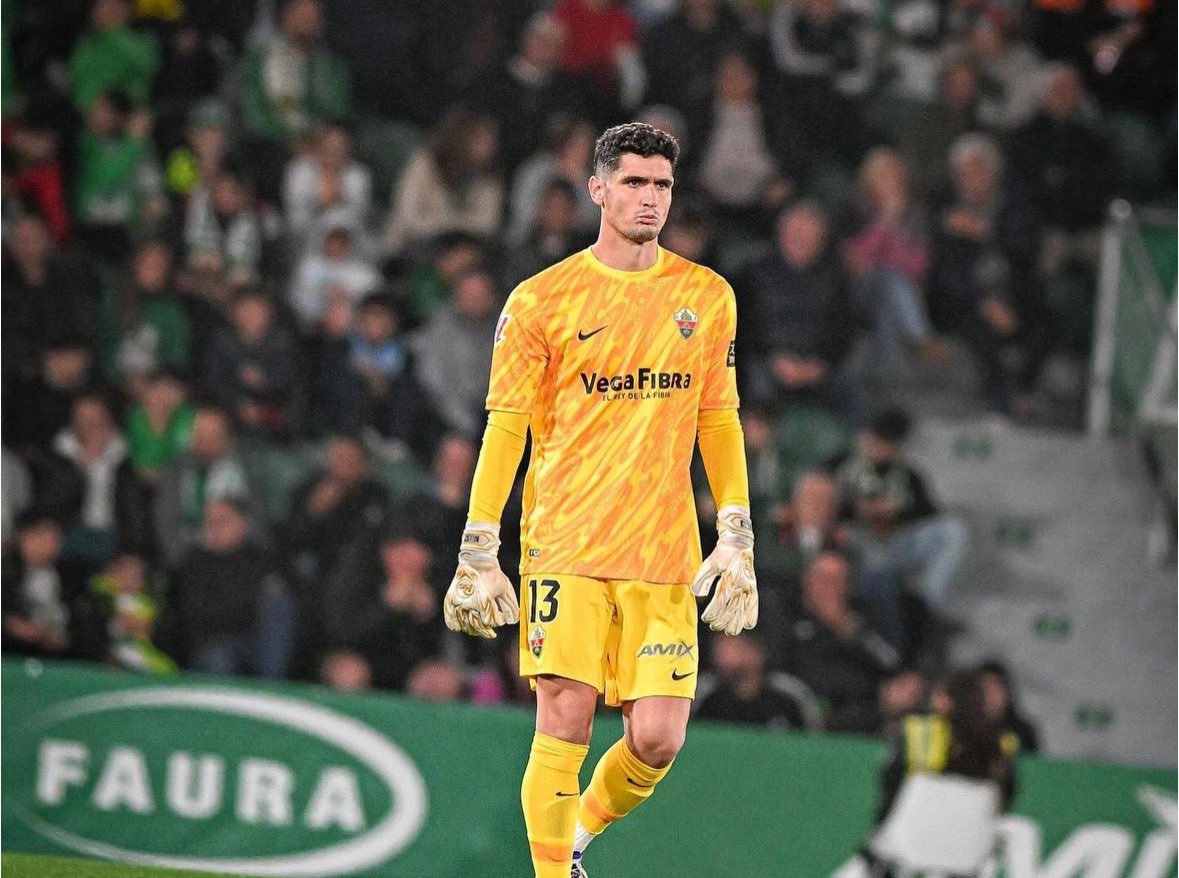RG_Spain's tweet photo. @matiasdituro Portero del @elchecf forma parte de nuestro #TeamRG 🔥
Modelo #Samurai 24/25 en manos de Matías Dituro.
#TeamRG
#Borntobeakeeper
#guantes
#gloves https://t.co/740rRuzAXL