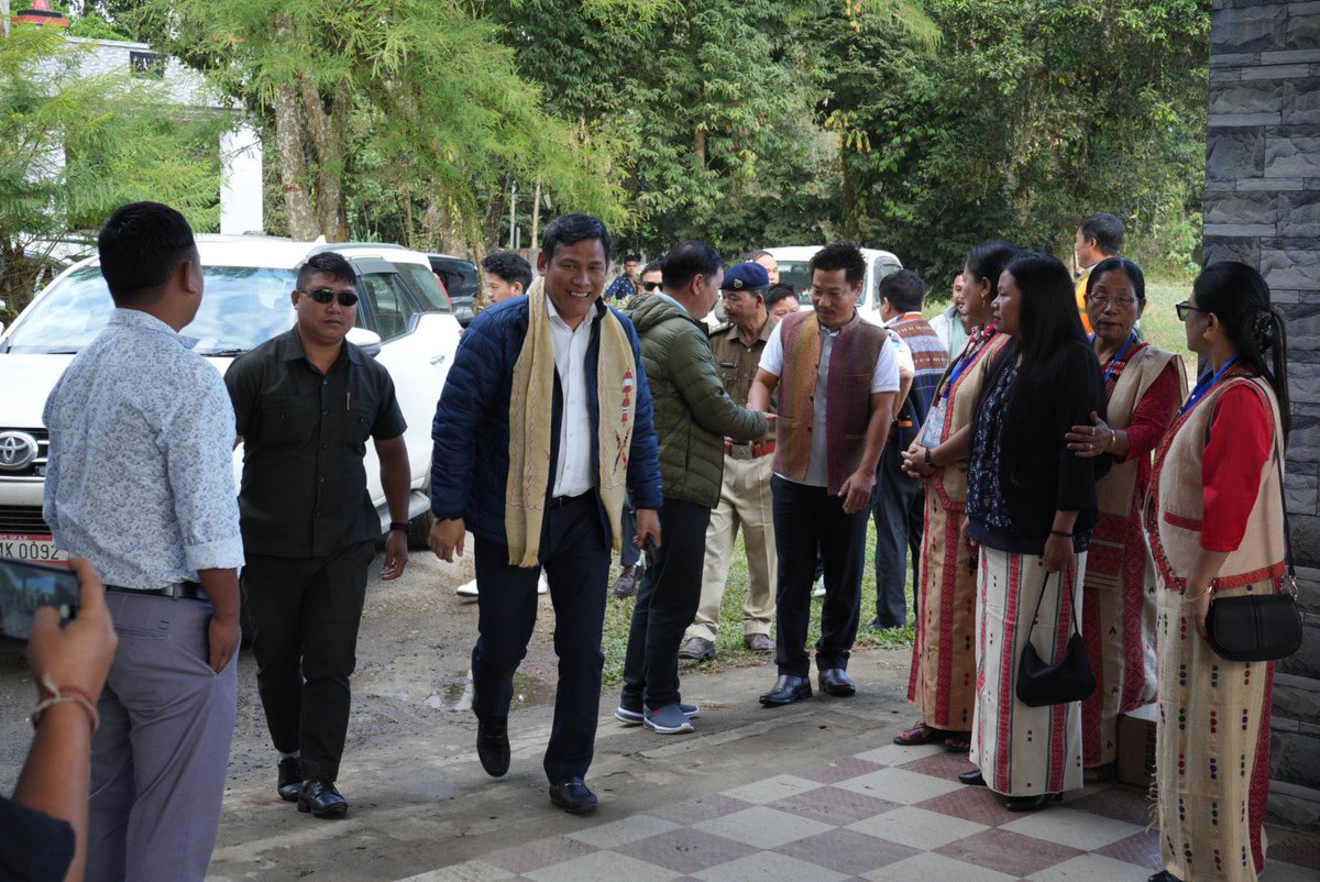 OjingBJP's tweet photo. The glory of a culture can be found in its festival!

Joined the joyous "Chalo Loku Festival" celebration of our wonderful Nocte community today, joined in by ADC Deomali as Guest of Honour, Hon’ble Minister and Chief Patron Cholu Loku Festival Celebration Committee Shri @wangki_lowang Ji, also the general public of 54-Namsang Assembly Constituency.