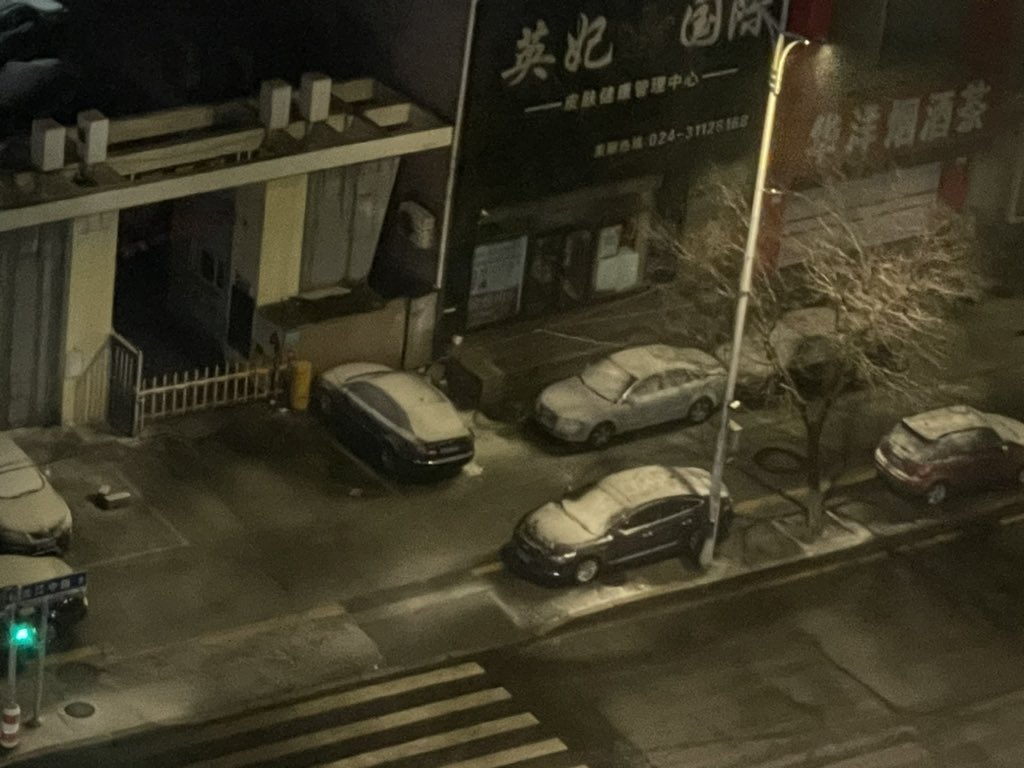 wanzi422's tweet photo. 初雪❄️ https://t.co/1lFLaFZ0b5