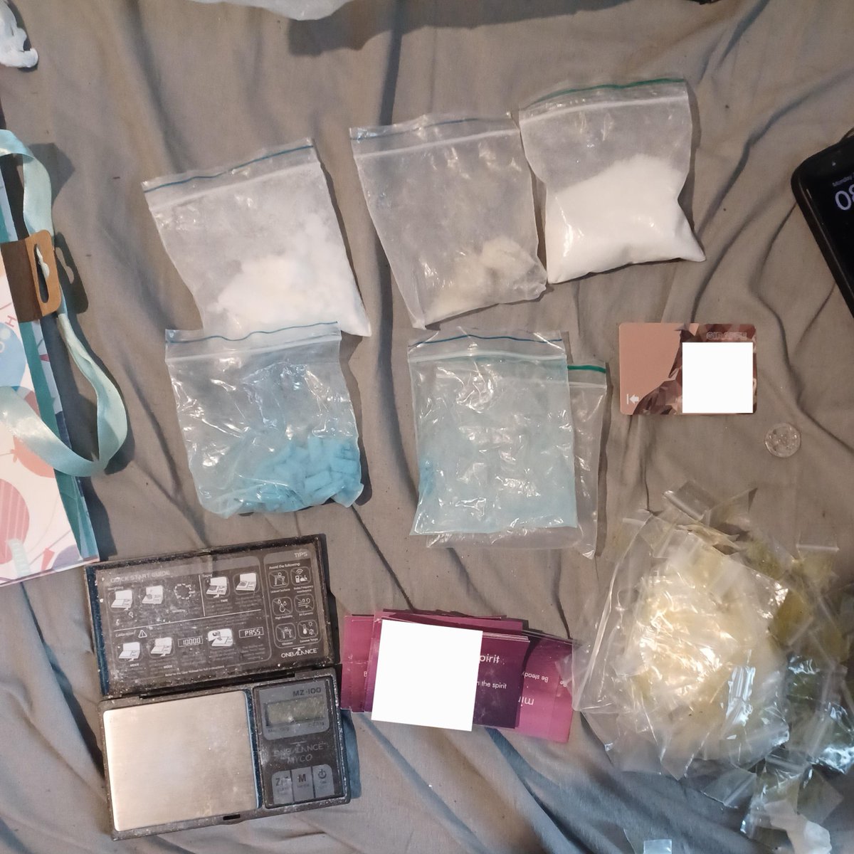 Clerkenwell officers conducted a S8 PACE search warrant today resulting in the seizure of approximately £12,000 in cash, luxury goods and a large amount of controlled Class A, B and C drugs. The suspect was arrested for multiple offences.  

#communitycrimefighting