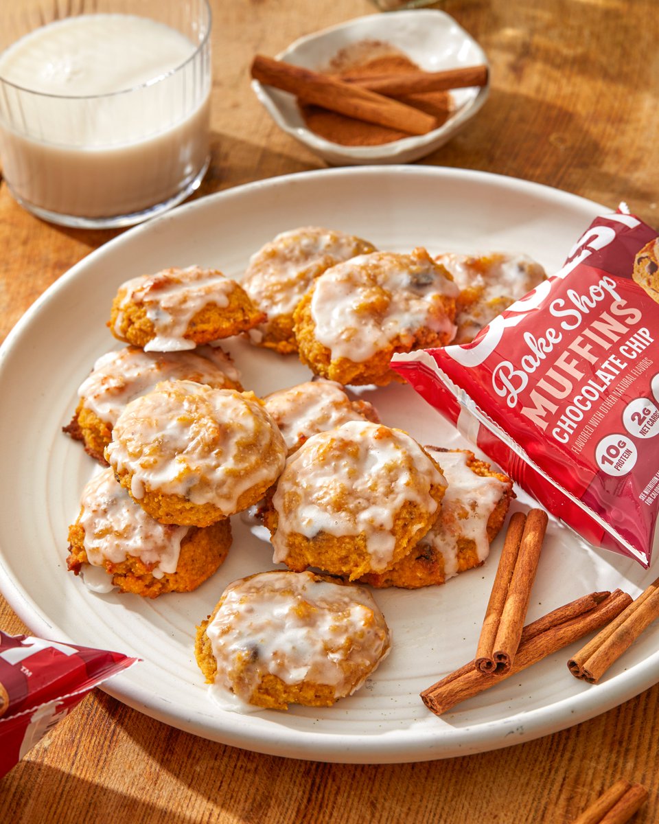 QuestNutrition's tweet photo. Cheat on cookies with Questified Chocolate Chip Pumpkin Cookies! This delicious recipe uses the Quest Bake Shop Chocolate Chip Muffin ๐ช๐๐ง๐๐ช
RECIPE: https://t.co/cdanhtgcwq
Per serving: 5g protein, 4g carb, 11g fat (<1g net carbs)
#ItsBasicallyCheating https://t.co/J5jjuHNP92