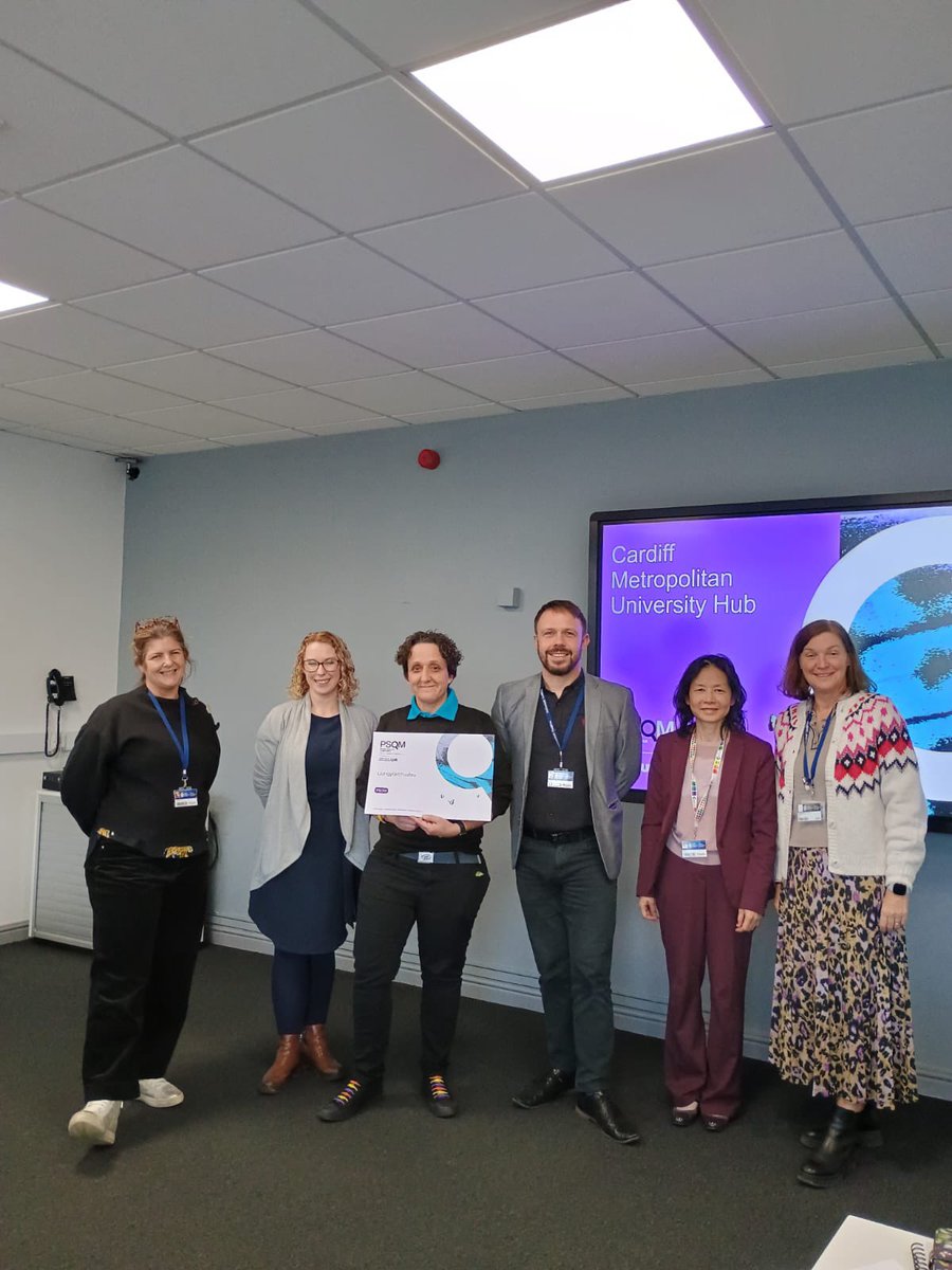 hayes_haf's tweet image. Dathlu llwyddiannau @Pencae2 a @YsgolYDeri ar eu taith @Psqm_HQ gyda Hwb @ITEcardiffmet a chyfle i roi gair o gyngor i Arweinwyr Gwyddoniaeth sydd yn mynd amdani eleni #dathlugwyddoniaethcynraddareiorau #PSQM @Fenn5Lisa @CameronGStewart a Kin @SeeScience