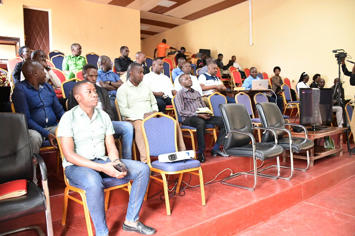 GisagaraDistr's tweet photo. Ku bufatanye na @faith_fva, binyuze mu mushinga #PPIMA wa @NPA_Rwanda, ku Karere ka #Gisagara hari kubera inama nyunguranabitekerezo ku ruhare rw'abaturage mu igenamigambi n'ingengo y'imari. Inama yitabiriwe  n'abayobozi, abakozi  n'abanyamakuru batandukanye.
@RwandaSouth https://t.co/oYPxBrxroq