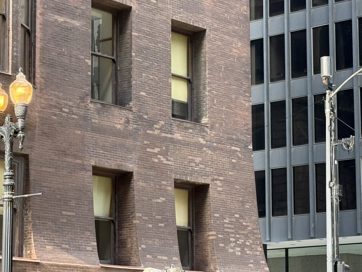 Eric_Erins's tweet photo. The Monadnock. The tallest load bearing masonry building ever constructed. 1893. One of the great buildings of the world. https://t.co/w7huNFlJWF