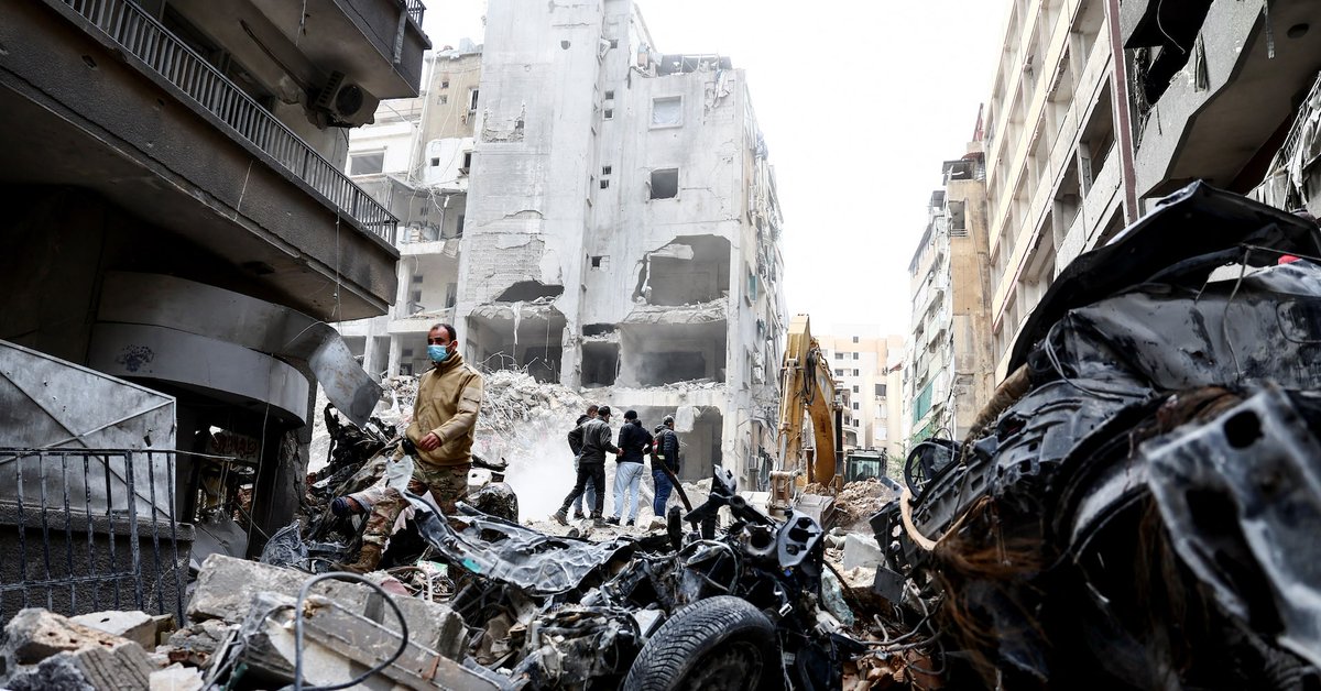 Deadliest Israeli strike yet on central Beirut leaves gruesome scenes reut.rs/3AKFbnS