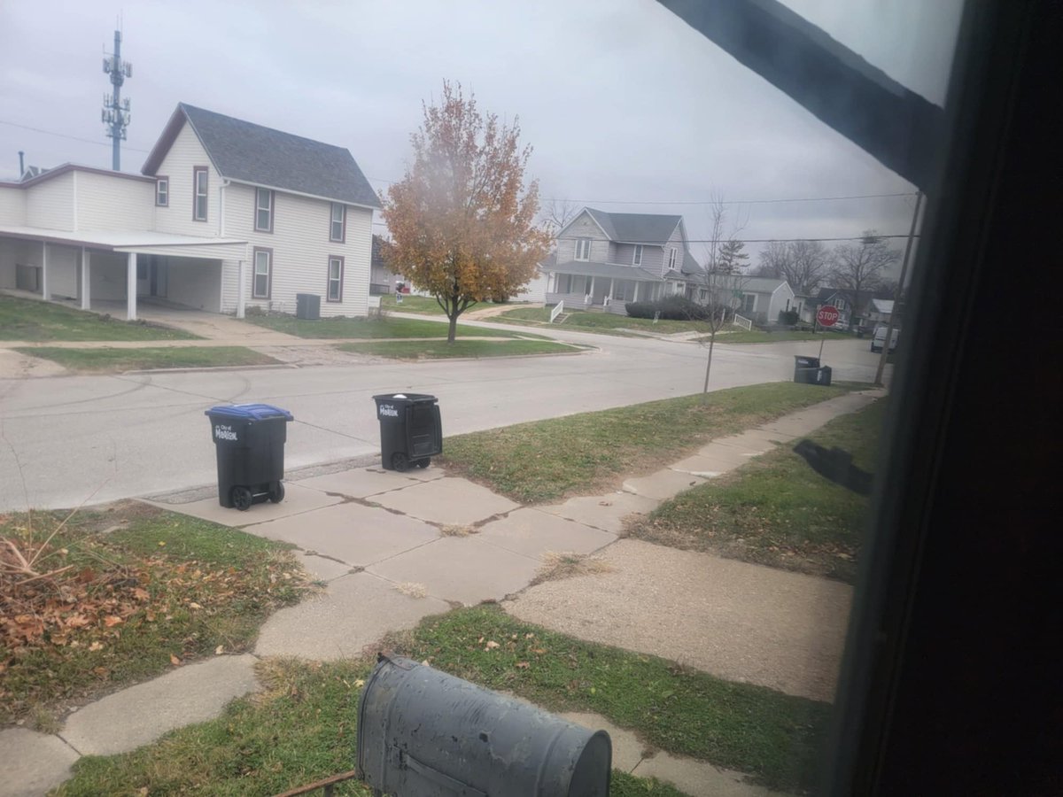 PretendCoding's tweet photo. @CityofMarionIA What am I doing wrong? The first week they were in the grass on the curb, but they didn't take it. Then I tried on the other side of the driveway. Still no. Then I tried in the street next to the curb. No. Now in the driveway, and still no. Trash is piling up. https://t.co/mDfBNoMlt5
