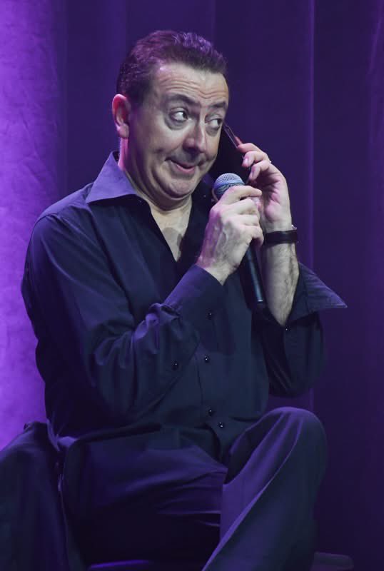 geralddahan's tweet photo. Quelques photos de scène prises par Astoul Christophe, lors de mon spectacle à #Ramatuelle. Prochain spectacle le 30 novembre à Albert ! Réservez : https://t.co/EjaAgduDNO https://t.co/LaZoXAJFT3
