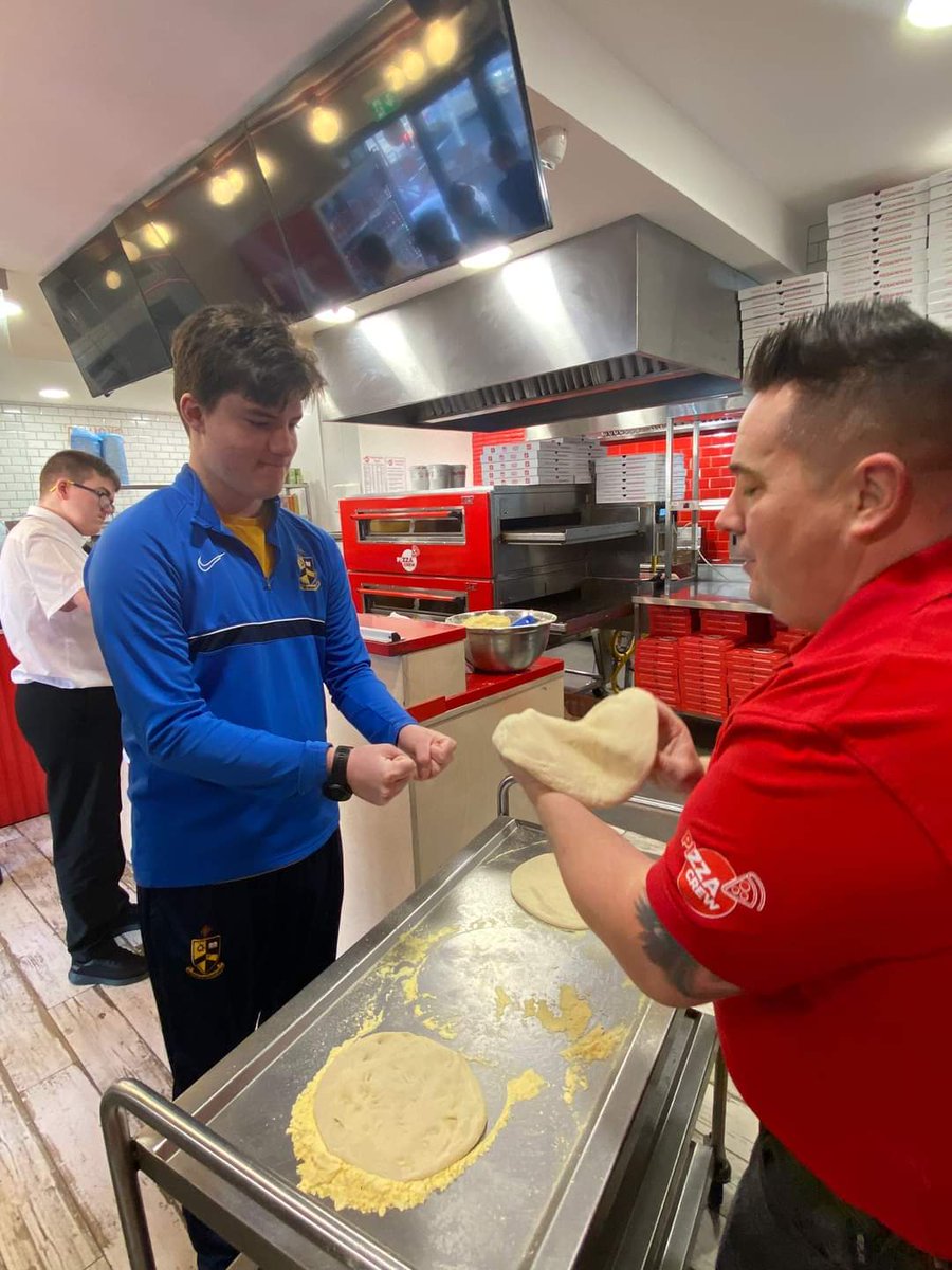 abhs_belfast's tweet photo. 🍕🇮🇹ASC3 learned so many new skills this morning on a trip to Pizza Crew for a Lifeskills and Employment workshop! The boys worked hard in the kitchen making orders and answering the phones. Thanks to Ciaran and well done boys! 🍕🇮🇹
💙💛 #PizzaCrew https://t.co/DWTQ5EgF7G