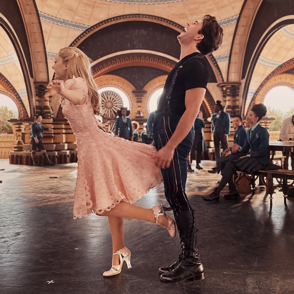 FilmUpdates's tweet photo. Ariana Grande and Jonathan Bailey on the set of ‘WICKED’ https://t.co/q1GMrbla0N