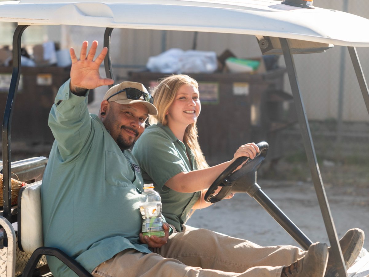 FresnoZoo's tweet photo. Starting our #THANKFULWeek with a giant shout out to our incredible team at Fresno Chaffee Zoo! Your dedication and passion in every field makes the magic happen every day. To all departments and teams - we see you, we appreciate you! 🧡 https://t.co/rC3Wb7TRqK