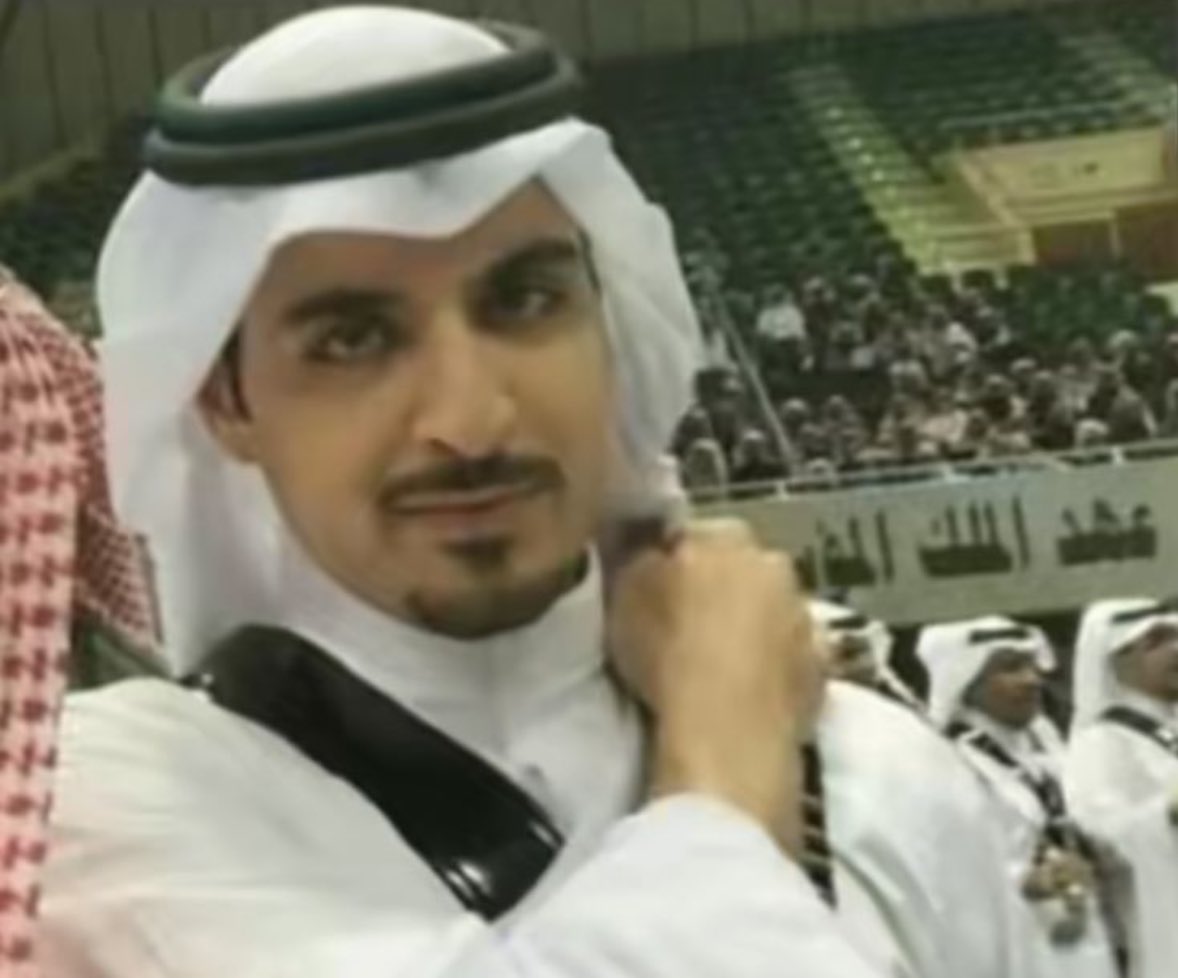 lastgurlinearth's tweet photo. مستحيل أسمع الأغنيه بدون ماتطري ملامحه على بالي https://t.co/68mAmtP9Ra
