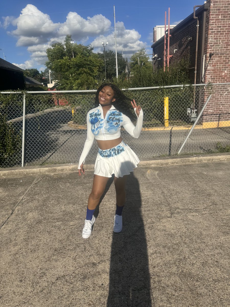 _savageny7's tweet photo. Gots to know ima rep my bd like a mascot #longlivekenneth🕊️ #0017 #chasin💸 https://t.co/tq0poKypcN