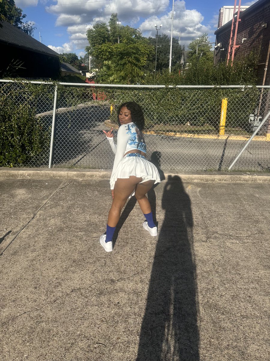 _savageny7's tweet photo. Gots to know ima rep my bd like a mascot #longlivekenneth🕊️ #0017 #chasin💸 https://t.co/tq0poKypcN