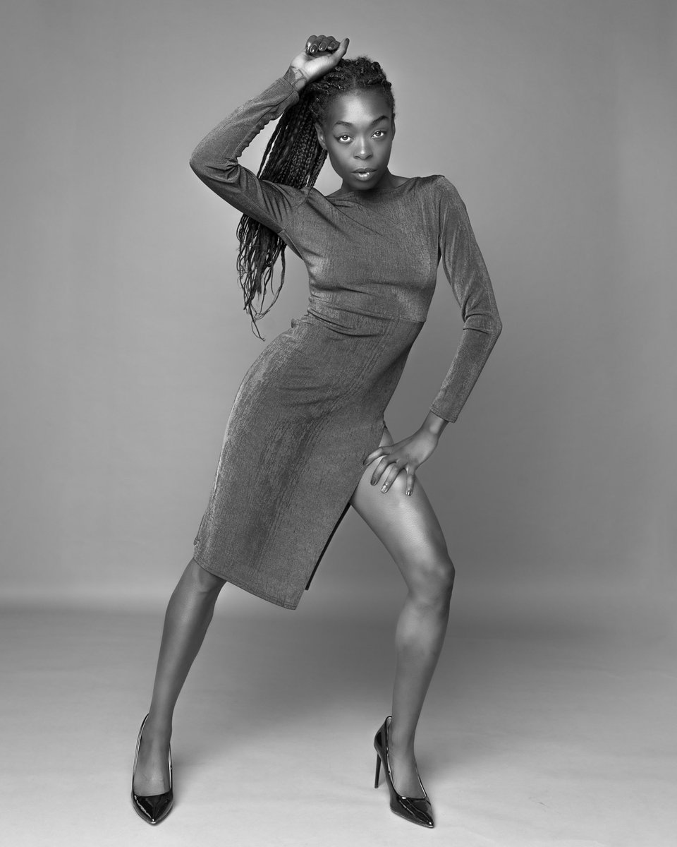 firstadekit's tweet image. Colour or black and white? 

In frame: Davina

#fashionmodelling #fashion #casual #ankleboots #mutedtones #image #studio #ponytail #braids #beauty #melaninpoppin #blackwoman #godoxusergroup #godoxflash #godoxlightingsystem