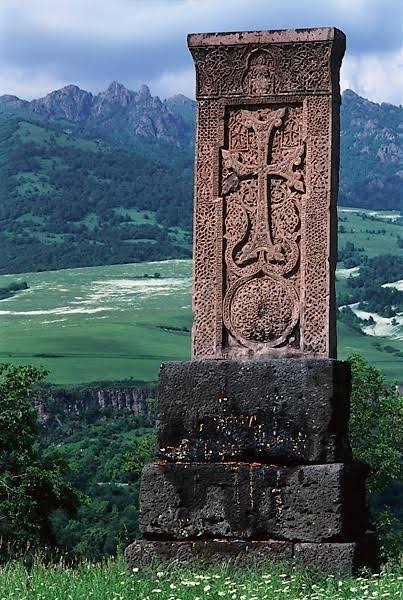 Schmelkes's tweet photo. En 1881, un huérfano armenio con una bella voz fue llevado a la santa sede de Echmiadzin y convertido en Komitas Vardapet, amante y arreglista de la música armenia... Pero había un genocidio en el horizonte. Mi Armenia amada hoy en #NoPuedoTengoEnsayo, a las 12 por @Ibero909FM! https://t.co/gv7tWyma3R