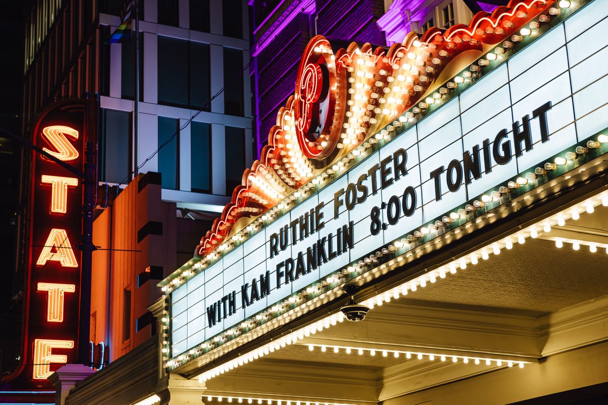 Soulful magic in the air 🎶 As always, @ruthiefoster brought the house down ✨ <a href="/KamFranklin/">Kam Franklin</a> opened the evening!

📸: <a href="/RachelParker/">Rachel S Parker</a>