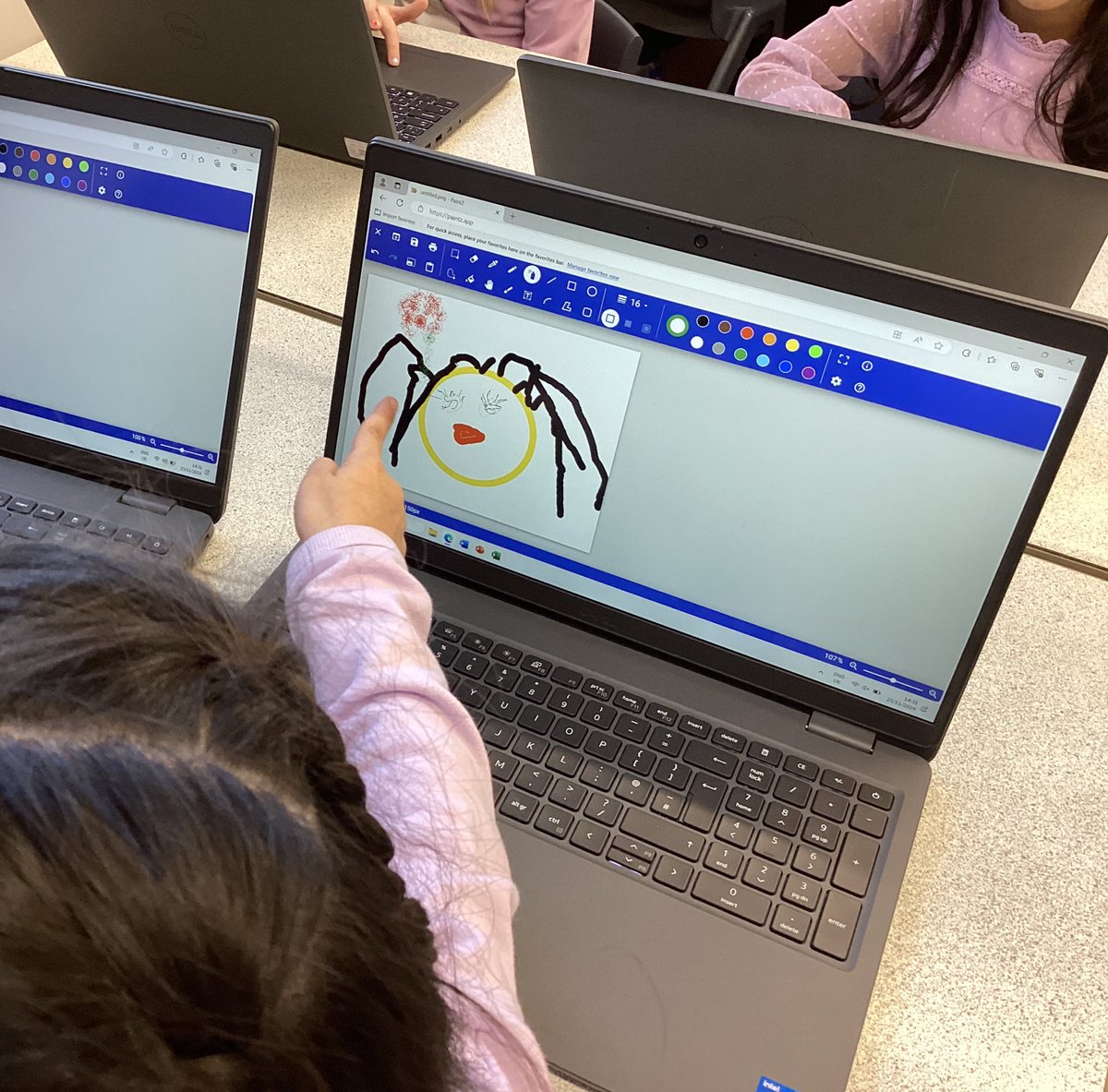 knightontmet's tweet photo. #Bloomfieldclass have been getting creative on the laptops today, learning how to use a range of different tools to draw a picture #KnMPAcomputing #creativity https://t.co/fh1XoBVYm7