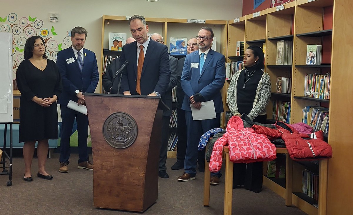 🧥🥼 720+ ("and still counting!") for Albany's 17th Coats for Kids drive! ☃️ Going again to city school district students.. Lodges &amp; Co.'s (City's oldest dept. store) father/son team on participating since the start, "A community store gives back to its community." <a href="/AlbanyBID/">Downtown Albany BID</a>