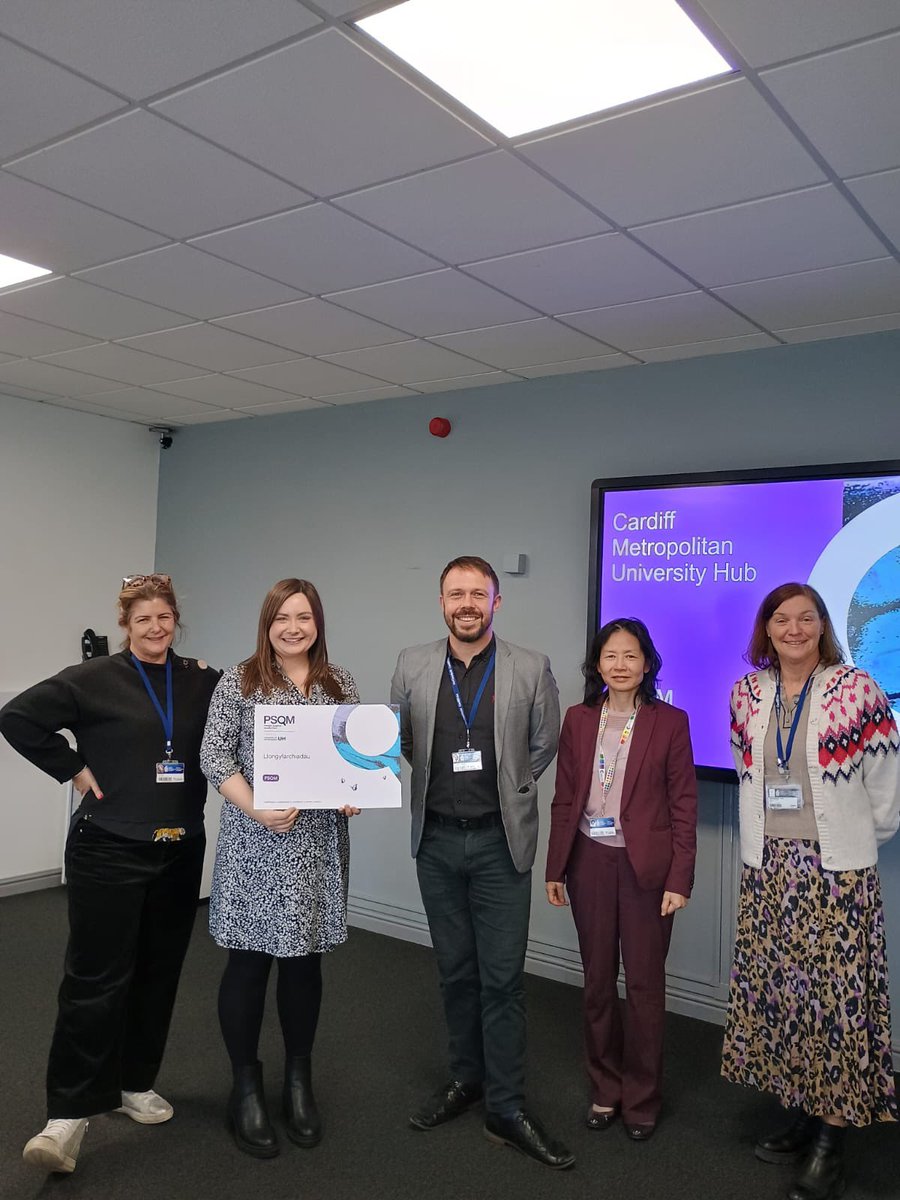 hayes_haf's tweet image. We celebrated the successes of @Pencae2 and @YsgolYDeri   @Psqm_HQ achievements  @ITEcardiffmet today.  Sound advice was shared with the current SLs at our Cardiff Met ‘s PSQM Hub #sharingideas #raisingtheprofileofscience  #PSQM @Fenn5Lisa @CameronGStewart &amp;amp; Kin @SeeScience