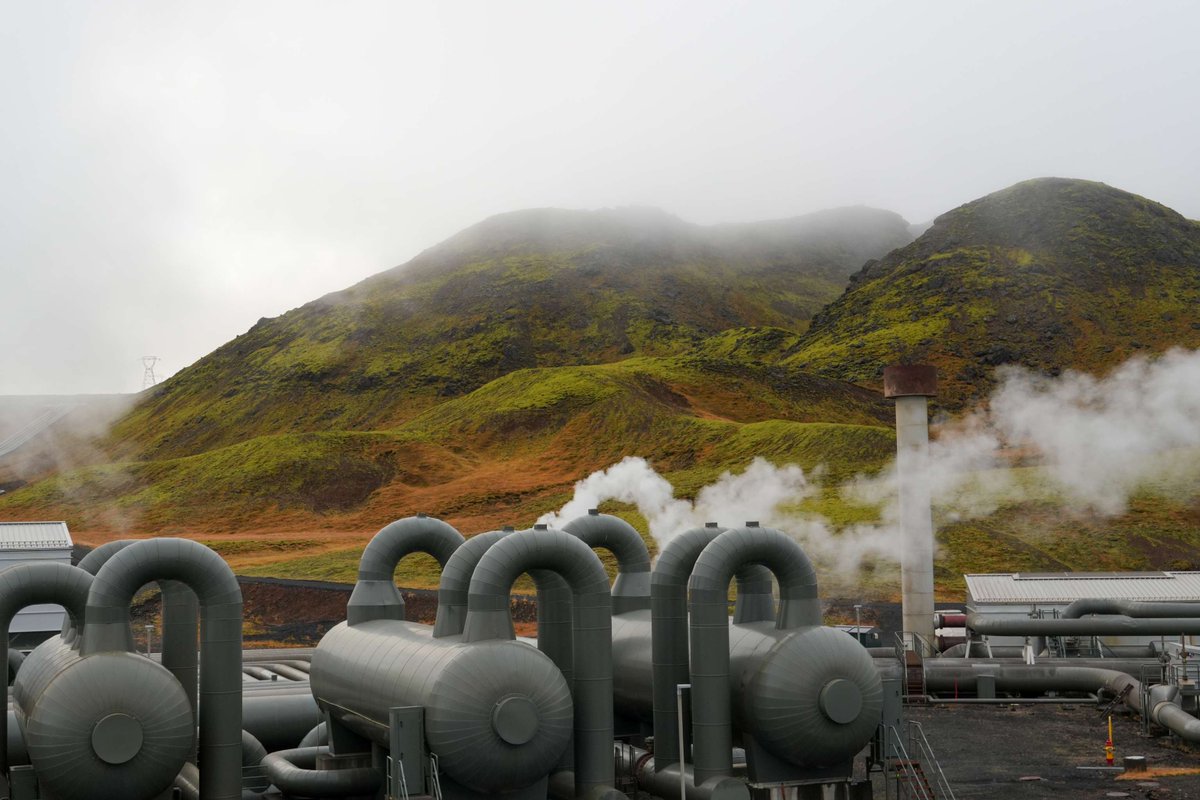 Some of our sixth formers went on a science trip to Iceland over the winter break. 

They learnt all about geothermal power and explored the many sites Iceland has to offer. 

👉 Read more about it in our blog from Aliza: ow.ly/ph9T50UcQuI

📷 Amilly (lower Sixth)