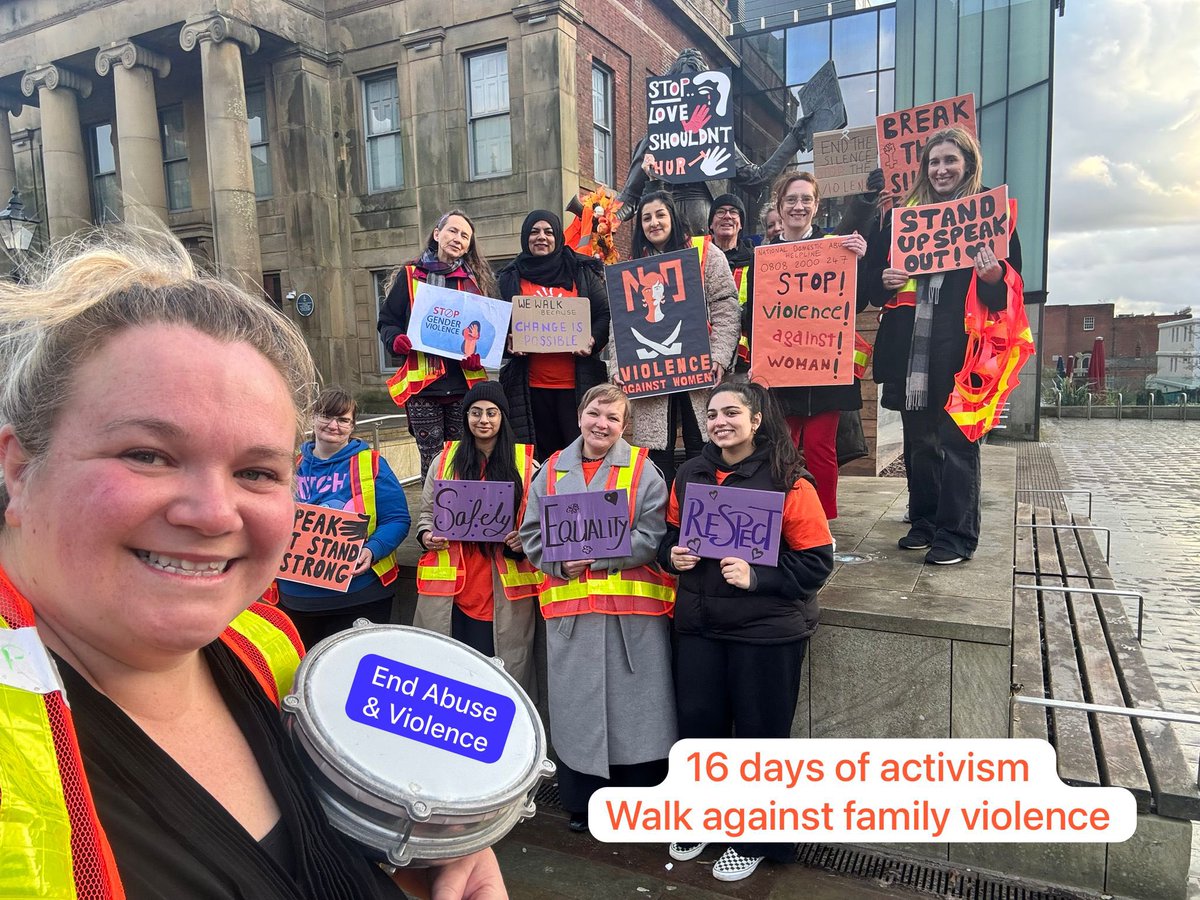 REELCIC's tweet image. Oldham Women’s Network lead the 16 days of activism event to mark today’s International Day of Elimination of Violence Against Women &amp;amp; Girls. Promoting respect &amp;amp; dignity for women, this vital movement strives to create a world where every woman feels safe, valued, and empowered.