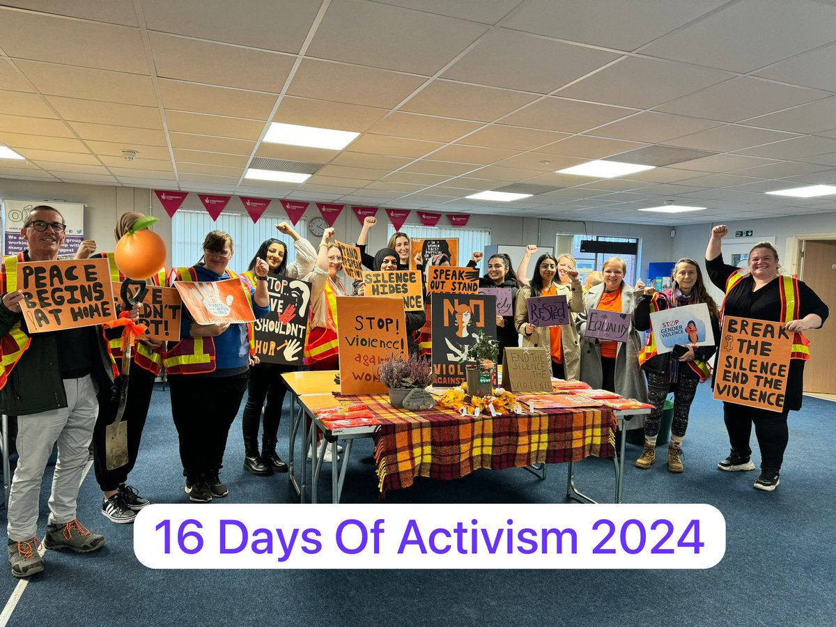 REELCIC's tweet image. Oldham Women’s Network lead the 16 days of activism event to mark today’s International Day of Elimination of Violence Against Women &amp;amp; Girls. Promoting respect &amp;amp; dignity for women, this vital movement strives to create a world where every woman feels safe, valued, and empowered.