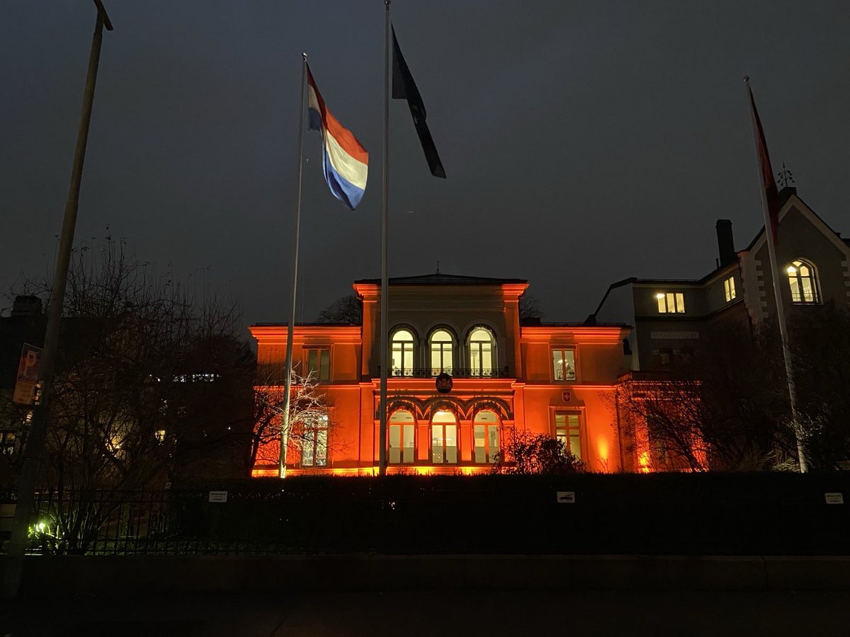 SjoerdJSmit's tweet image. Every 11 minutes, a woman is killed. #NoExcuse. Today, at the start of #OrangeTheWorld for 16 days of activism against gender-based violence, the @NLinNorway embassy turns orange. @FOKUSkvinner @DutchMFA