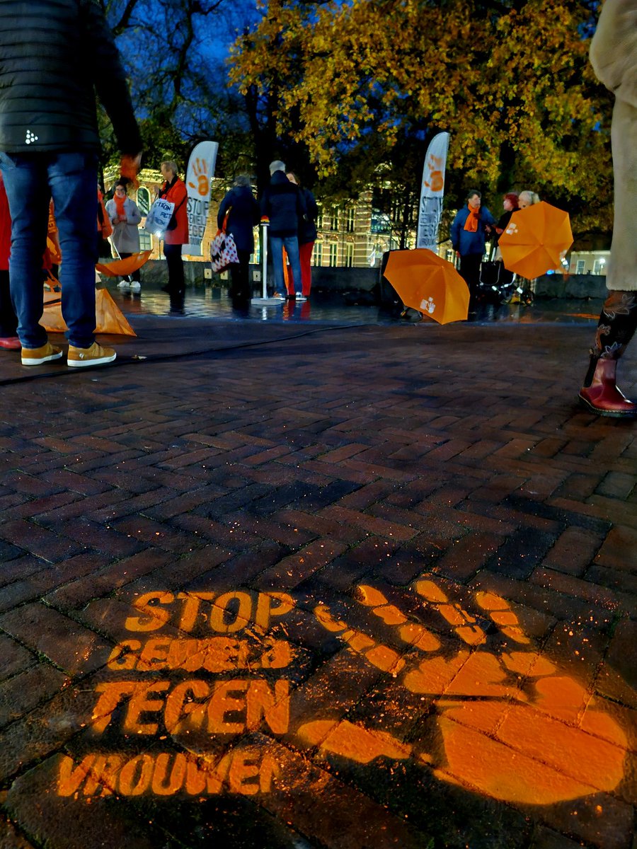 #OrangeTheWorld Ook Assen kleurt Oranje. Stop geweld tegen vrouwen en meisjes. Alleen samen zorgen we ervoor dat veiligheid geen wens blijft, maar een basis wordt.