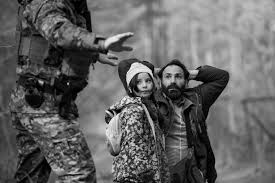 MitraEtemad's tweet photo. Attention chef-d'œuvre  ⚠️⚠️⚠️

La bombe Green Border d'Agniezska Holland ce soir à 20h50 sur @cineplus_ocs Festival

 Sachez que l'exil n'est jamais un choix, mais la conséquence d'un échec politique et humanitaire

Merci @canalplus

#GreenBorder https://t.co/fLDLDI86c8
