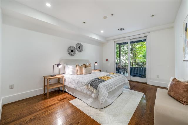 AgentMikeCheck's tweet image. 💥Another Luxury Listing SOLD By MC Luxury Living/Michael Check💥
📍213 Clinton St. #1, Hoboken, NJ📍
2 BEDROOMS | 2 BATHROOMS | PRIVATE BACKYARD
✨Welcome to Hoboken, Denyse! You’ve earned this, and I couldn’t be happier for you. ✨