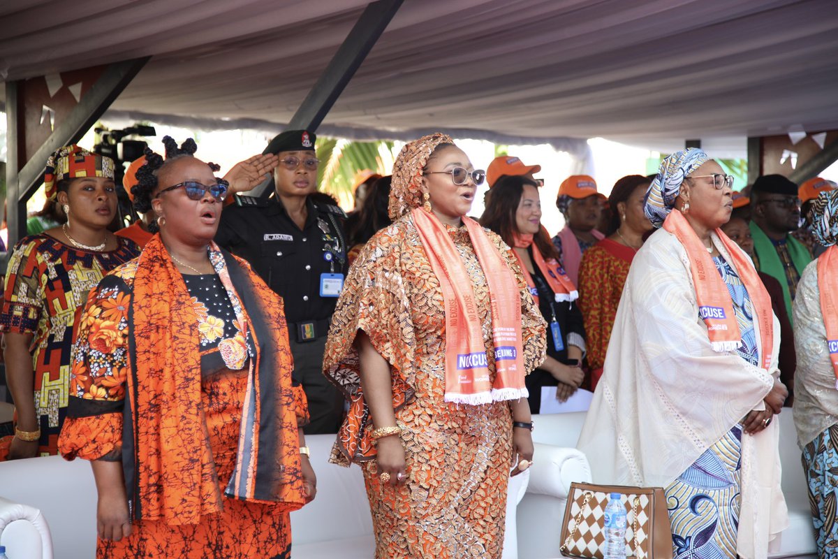 Today, @unwomenng @beatriceeyong joined the @fmwa_ng to kick off the #16DaysOfActivism2024 against gender-based violence at the Joint Press Briefing and Flag off activities. Together, we're taking a stand to end violence against women and girls.