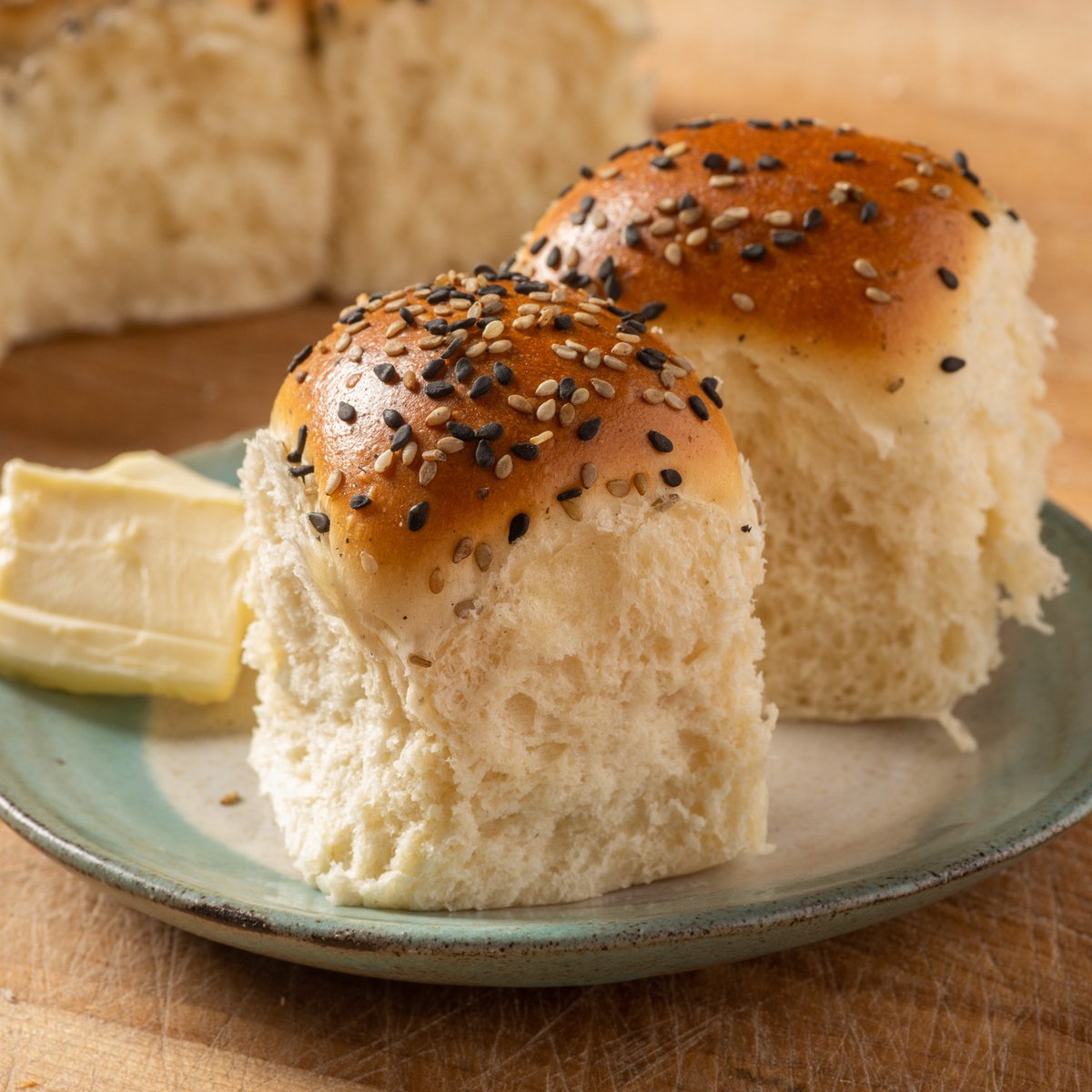 TomCatBakery's tweet photo. From sides to leftovers, our Japanese Milk Sandwich Bread &amp; Pullapart Rolls are the perfect addition to your Thanksgiving spread. Soft, rich, and lightly sweet—great for holiday sandwiches! #ThanksgivingBread #Shokupan #FreshDirectNYC https://t.co/Ljr6V1QpQ2