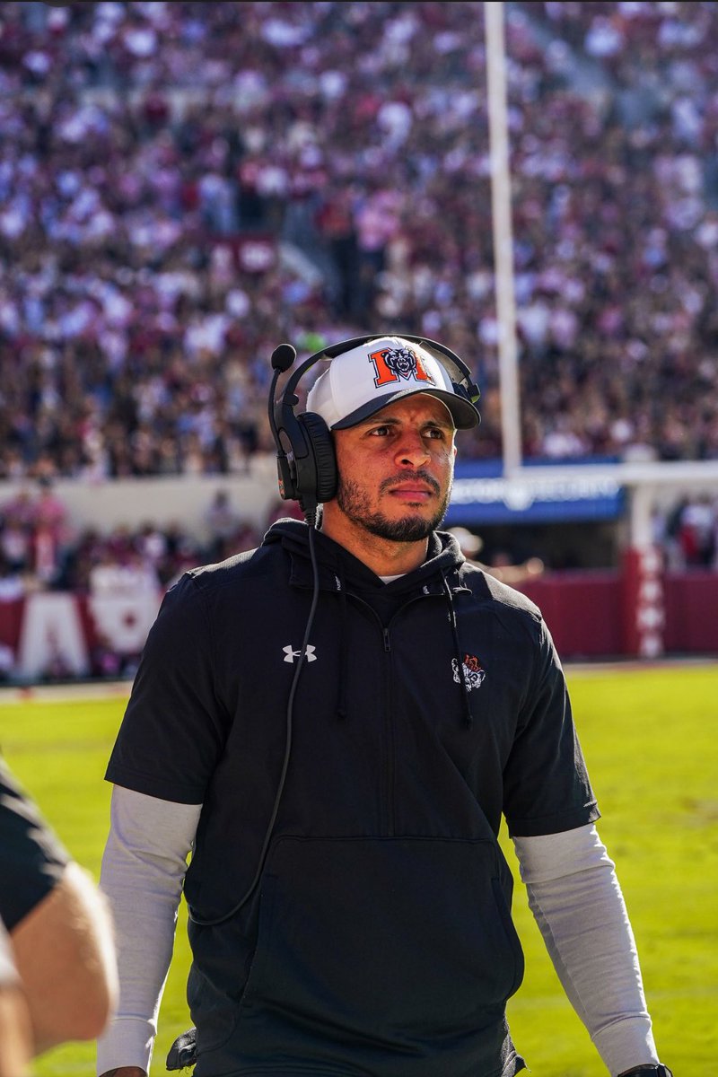 Chris Vega tweet media