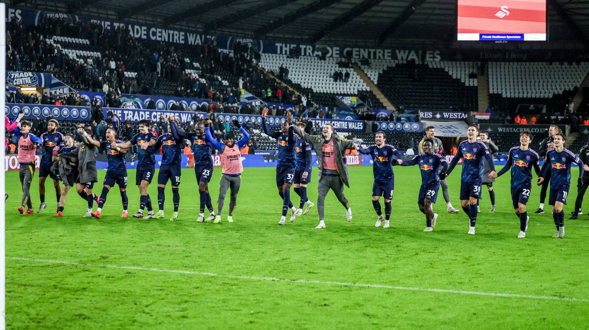 ZING_Toothpaste's tweet photo. Seven-goal thriller, last minute winner, all smiles!

@ZING_Toothpaste x @LUFC https://t.co/2wNBRoLOsX