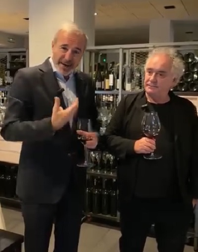EcodeTeruel's tweet photo. El presidente Azcón y Ferran Adrià brindan por Cariñena, ciudad europea del Vino - https://t.co/JtWpC0V5Ku https://t.co/WCXvCXMRuc