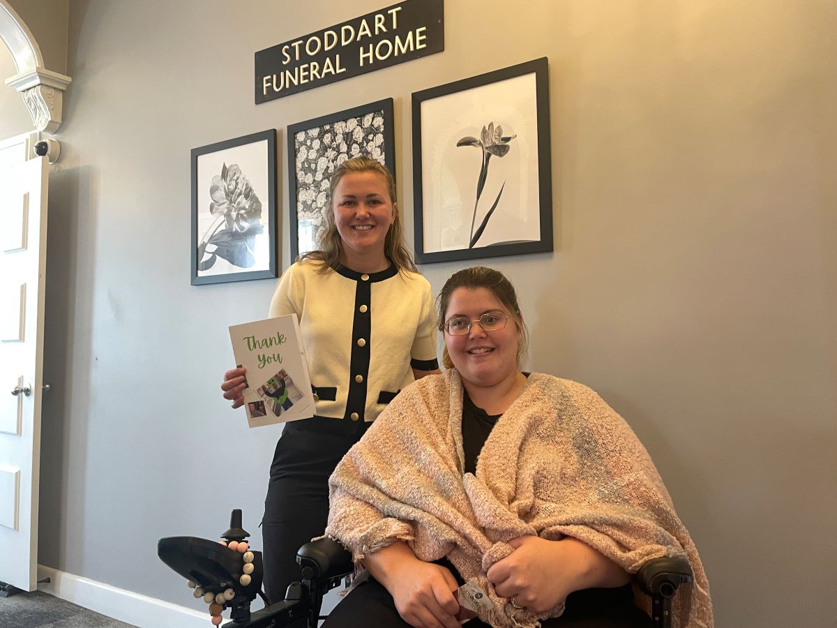 5CountiesKids's tweet photo. TY Alison from Stoddart's Funeral Home #Lindsay for letting us use your parking lot as overflow when we had dozens of families join us for #Alloween – our accessible trick-or-treating experience. We appreciate the support breaking down (parking) barriers to help people attend! https://t.co/4u8gEO18z7