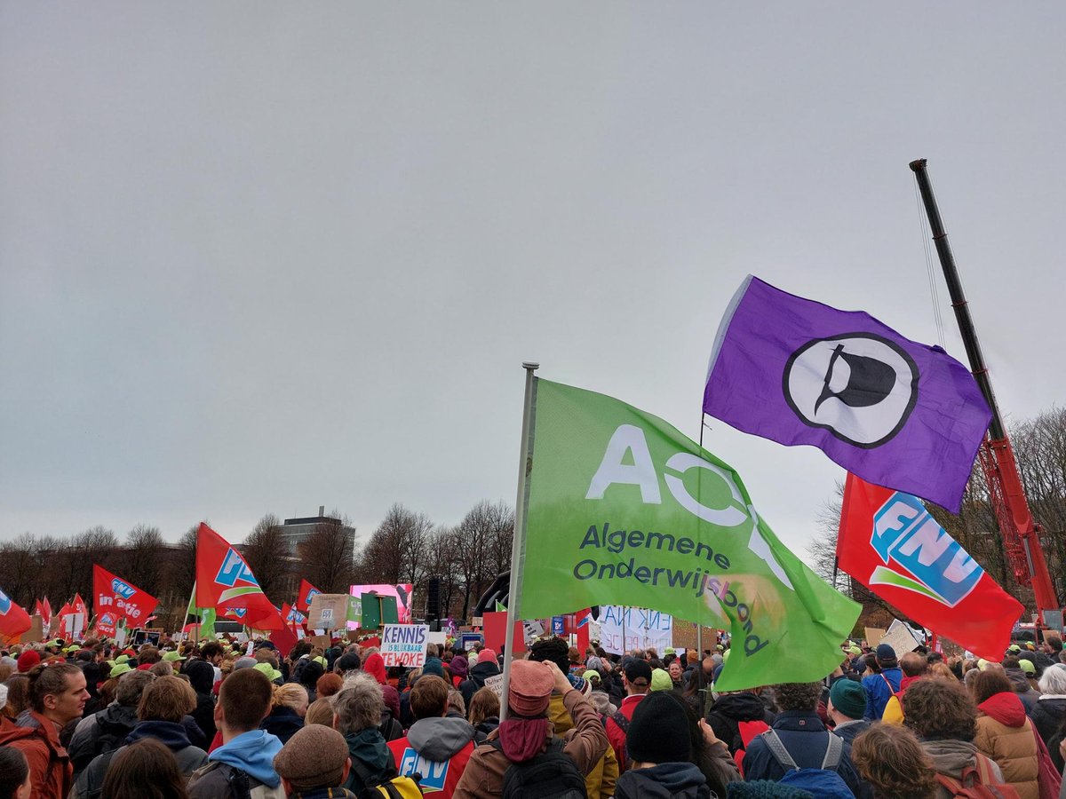 PPNL_Actie's tweet image. Met 20.000 demonstreerden we vandaag op #Malieveld
tegen de domme bezuinigingen op wetenschap en onderwijs!

Wij investeren WEL in onafhankelijke wetenschap
en zien onderwijs tot hoogste niveau als burgerrecht! wiki.piratenpartij.nl/tk2023:partijp…
#DenHaag #WOinActie #onderwijs #wetenschap