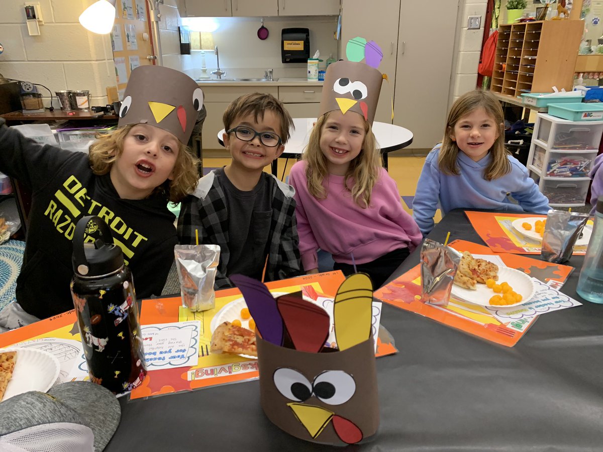 Y4HardyFirst's tweet photo. Celebrating our classroom family with a Class-giving pizza lunch! We are so grateful to have each other 🤍 https://t.co/IVmO7j4cmT