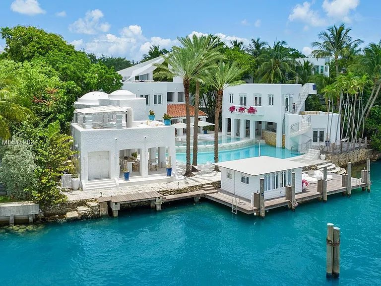 MagicEdenComm's tweet photo. Who needs an invite to the Magic Villa?

Where 📍: Art Basel
When 🗓️: December 5th-8th

10+ events for the community 👏 https://t.co/62cTBwVmHU