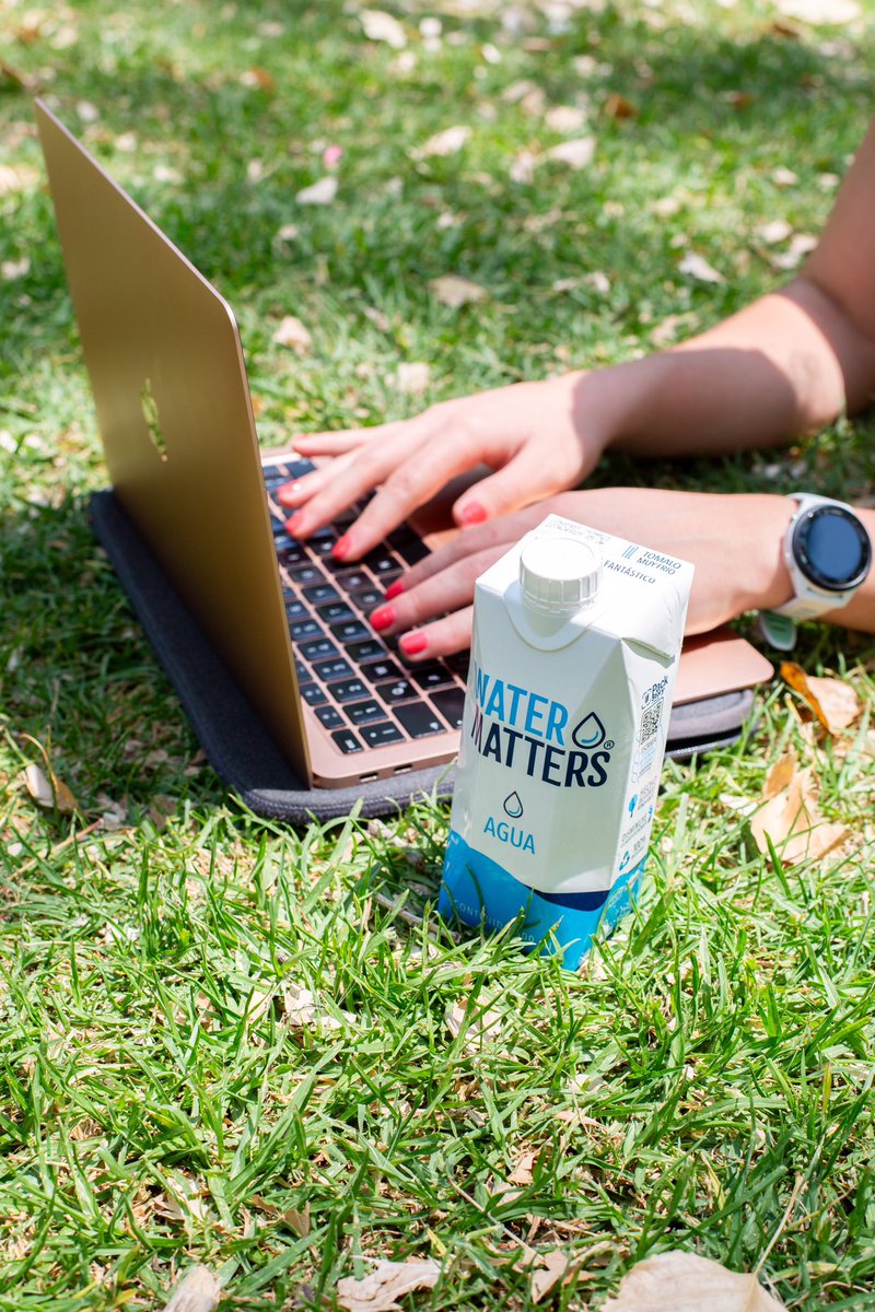 WaterMattersMX's tweet photo. ¿Cómo empezaron su semanita? 👀💻
¡Recuerda mantenerte bien hidratadx con Water Matters! 💦
-
#WaterMatters
#SinPlasticoesFantastico
https://t.co/dWKZssQXMl https://t.co/CC07LdAbqU