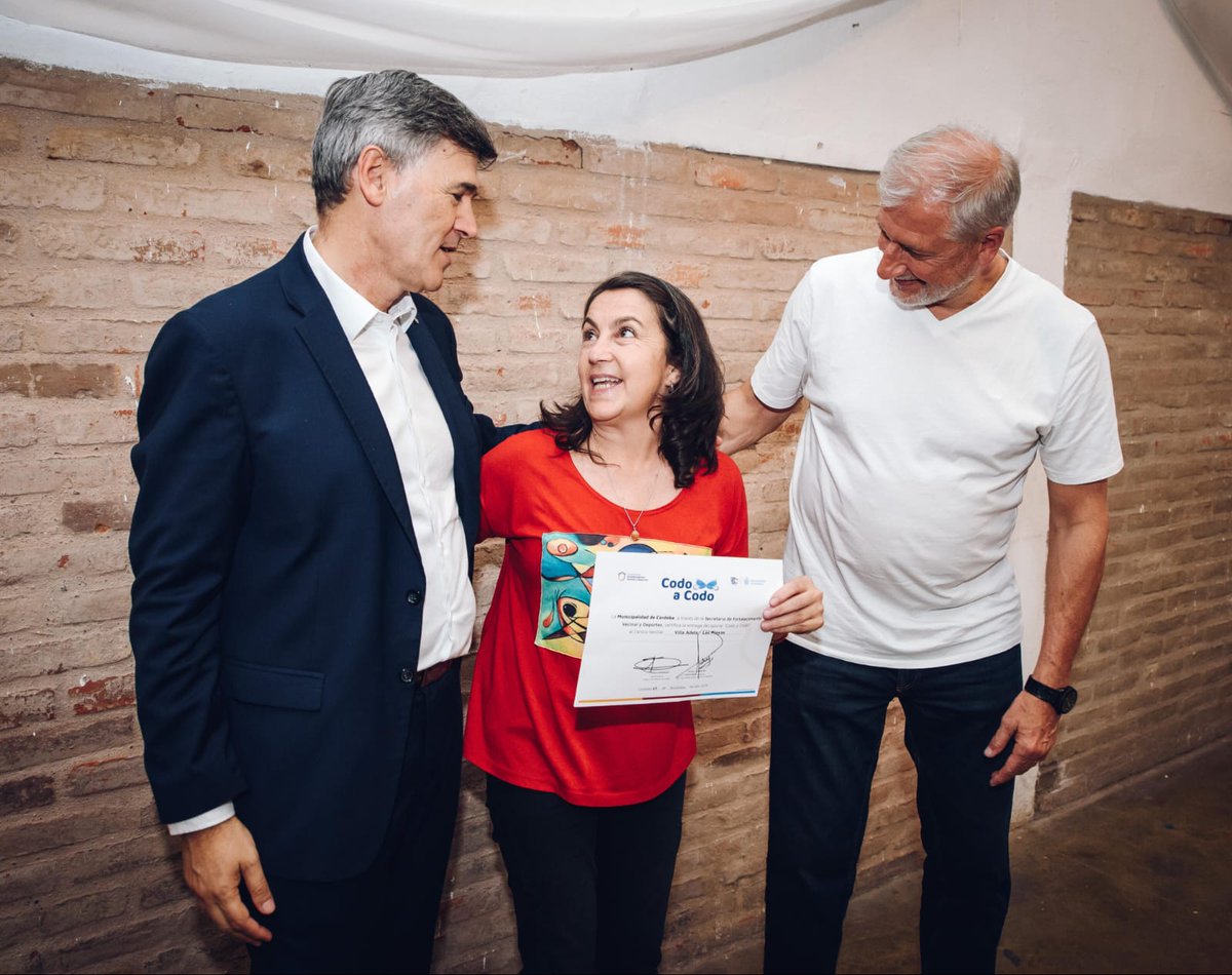 CPCMuniCba's tweet image. 💪#CodoACodo | El intendente Daniel Passerini hizo entrega de fondos a 2️⃣9️⃣ Centros Vecinales

🤝 Los mismos podrán utilizar fondos para mejorar la infraestructura de sus sedes o realizar actividades para los vecinos y vecinas de la ciudad