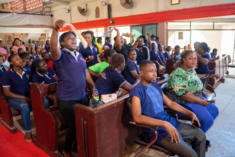 nfrimpomaa_'s tweet photo. Designing opportunities, one thread at a time.
I connected with the Ghana National Tailors and Dressmakers Association in Dormaa to share “GhanaBashares”policy that goes a long way in empowering creatives.
#NanaFrimpomaa #GhanaBaShares #GovDirect #FemalePresident https://t.co/nNuSqJpVD3