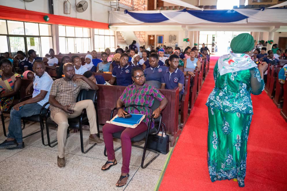 nfrimpomaa_'s tweet photo. Designing opportunities, one thread at a time.
I connected with the Ghana National Tailors and Dressmakers Association in Dormaa to share “GhanaBashares”policy that goes a long way in empowering creatives.
#NanaFrimpomaa #GhanaBaShares #GovDirect #FemalePresident https://t.co/nNuSqJpVD3