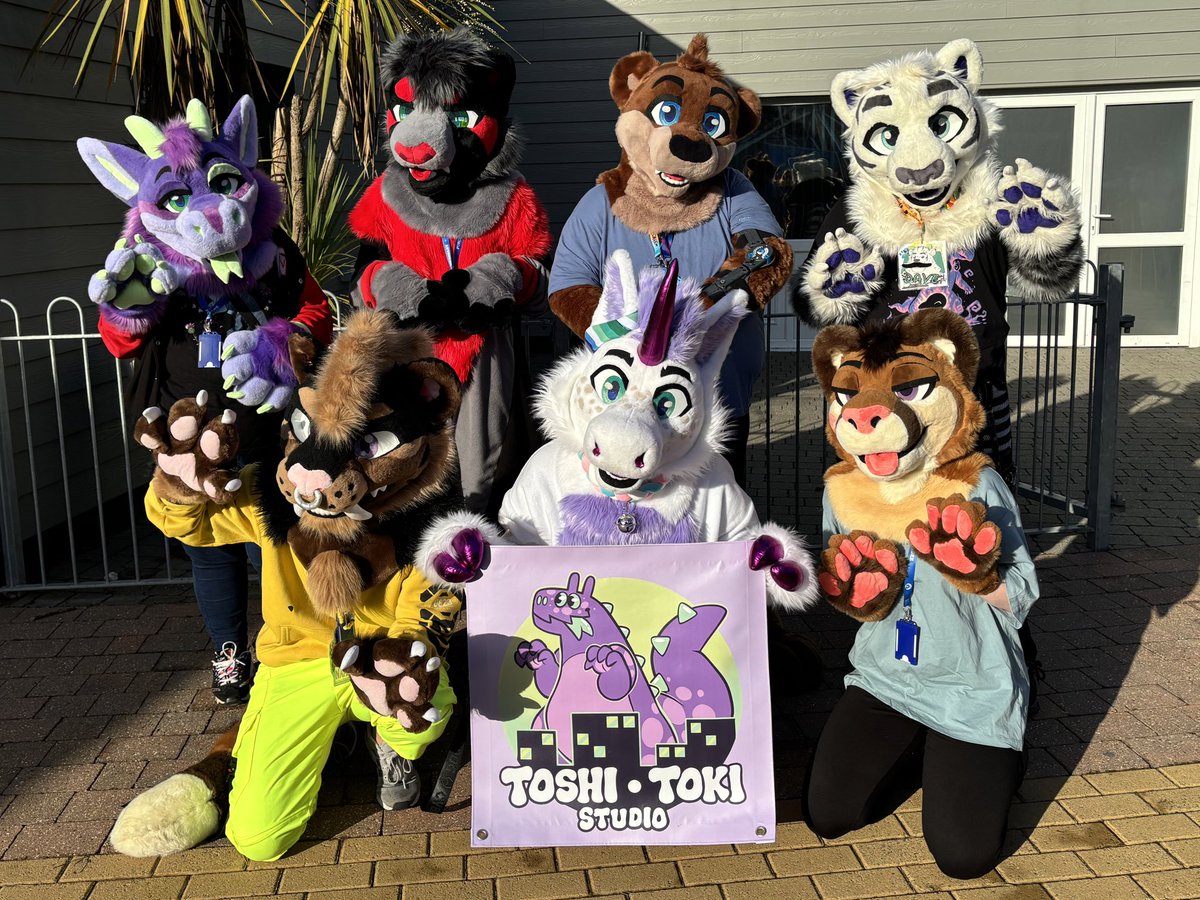 Furcation 2024 family photo! 
Unfortunately couldn’t include everyone due to the poor weather over the weekend, but thank you all and I’ve loved seeing all of you out and about! 💖